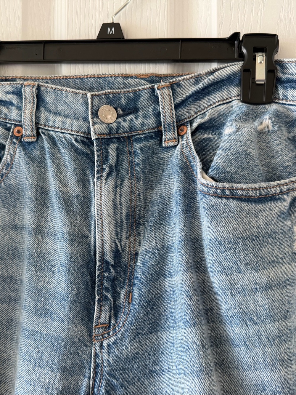 American Eagle Outfitters Light Blue Distressed Straight Leg Jeans - Picture 2 of 11
